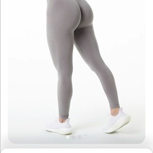 Alphalete amplify leggings, brand new in original packaging